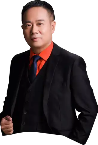 汪浩波人物形象照