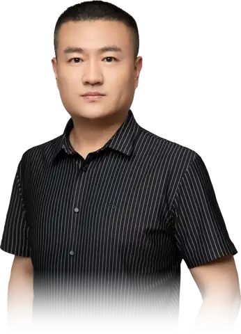 张坤泉人物形象照
