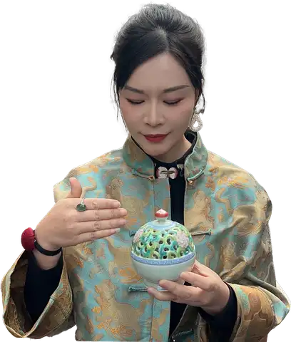周子兰人物形象照