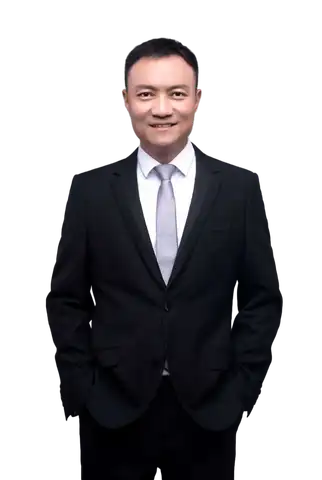 姜卫人物形象照