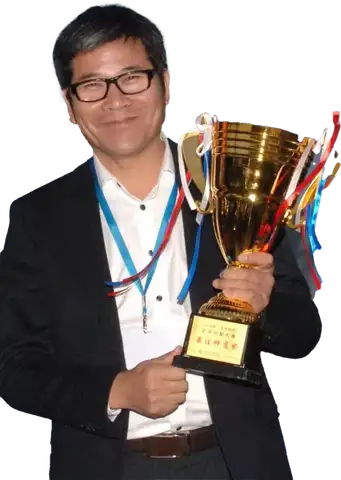 杨国伟人物形象照